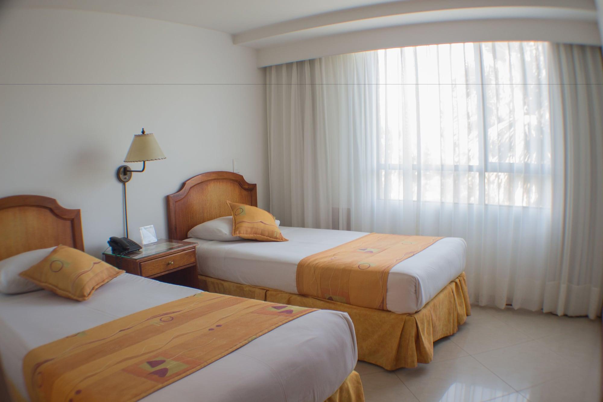 מדיין Portal Del Rodeo Apartahotel מראה חיצוני תמונה
