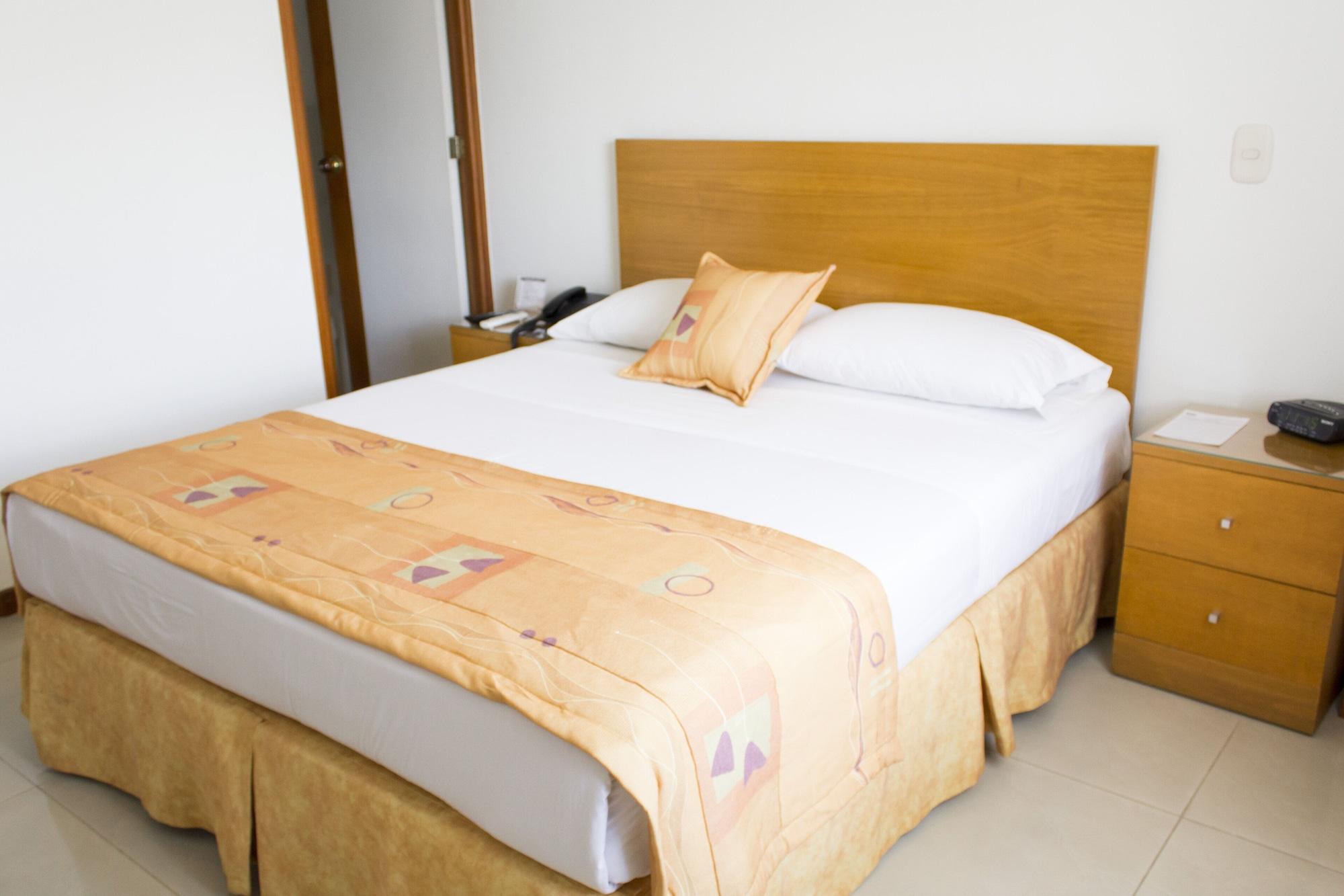 מדיין Portal Del Rodeo Apartahotel מראה חיצוני תמונה