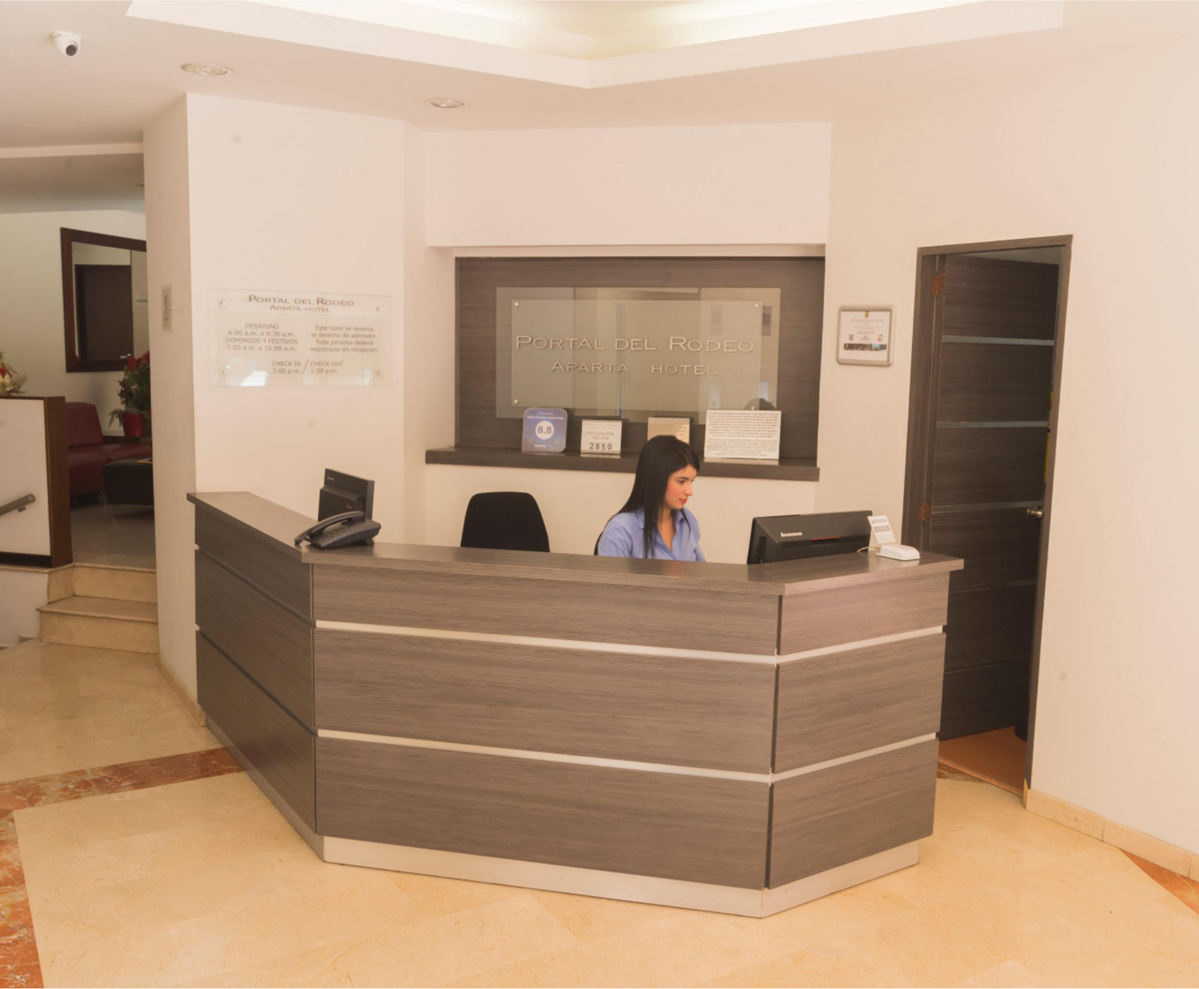 מדיין Portal Del Rodeo Apartahotel מראה חיצוני תמונה