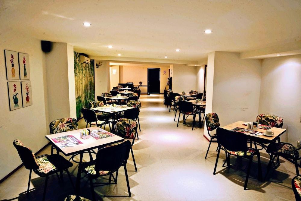 מדיין Portal Del Rodeo Apartahotel מראה חיצוני תמונה