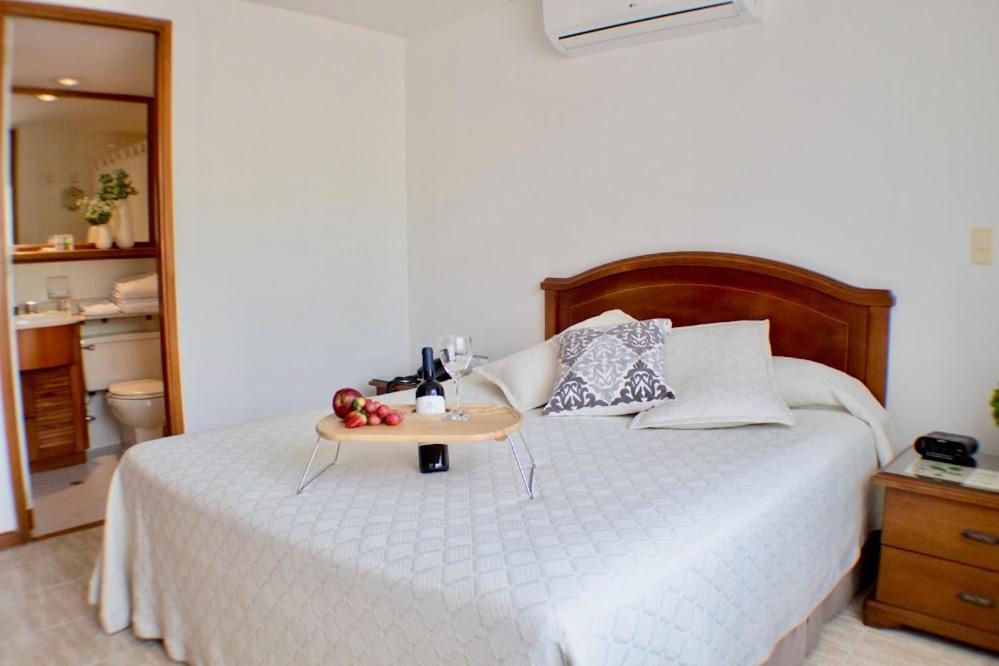 מדיין Portal Del Rodeo Apartahotel מראה חיצוני תמונה