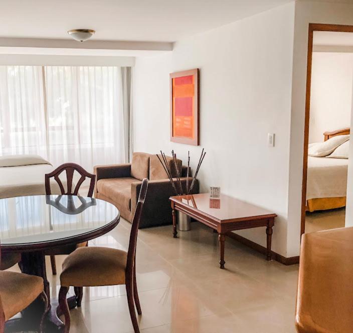 מדיין Portal Del Rodeo Apartahotel מראה חיצוני תמונה