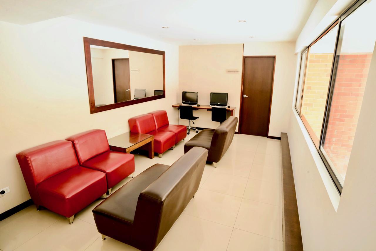 מדיין Portal Del Rodeo Apartahotel מראה חיצוני תמונה